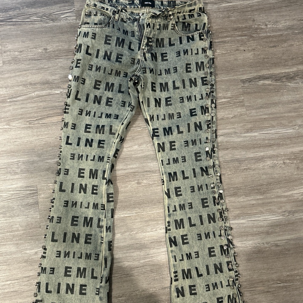 Emline Gray Studded Logo Jeans - Picture 4 of 4